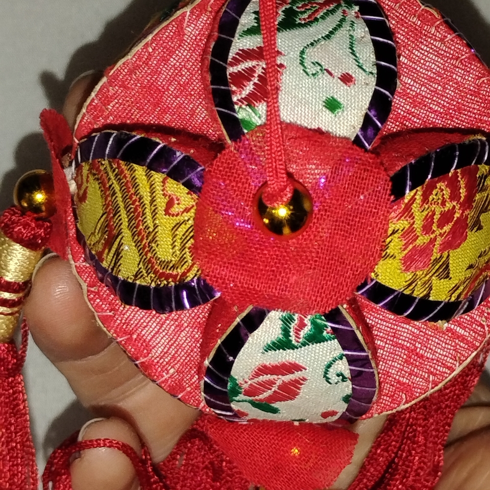 Hand stitch Chinese lovers throwing ball tassels multi color vintage lots detail - Picture 10 of 10